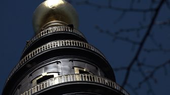 Frelsers Kirke springer ud som filmproducent