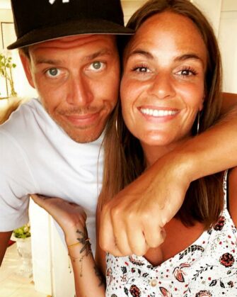 TILBAGE TIL HJEMSTAVNEN