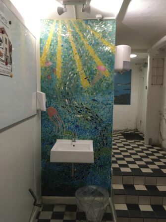 FEDTEKÆLDERENS NYE MOSAIK